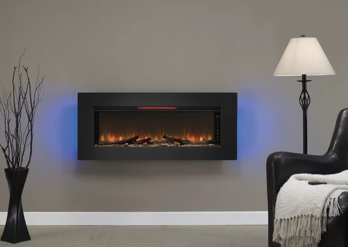 une bonne cheminée électrique murale dans le salon